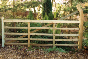 Field Gates - Estate Gates - Earnshaws Fencing Centres