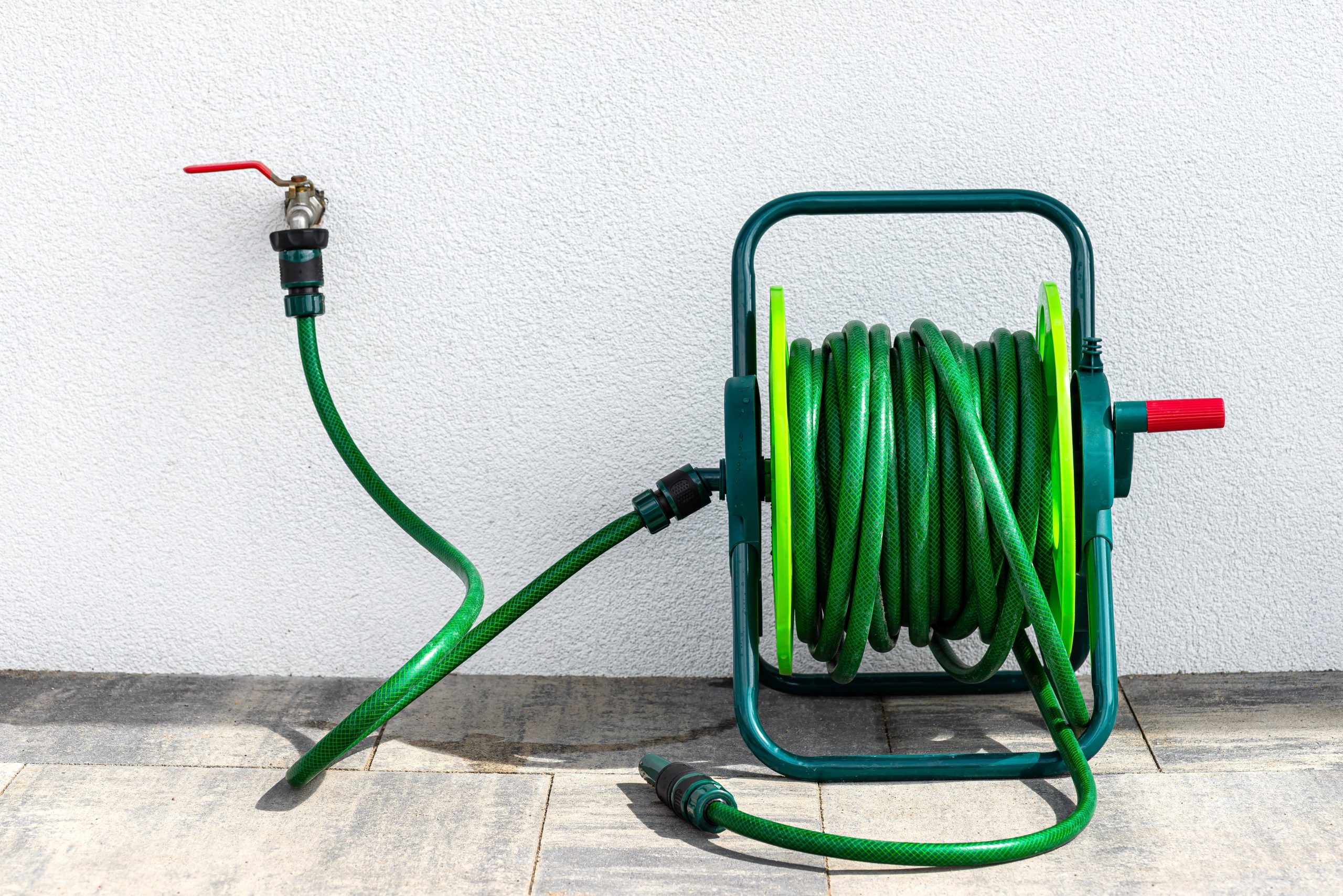 ESSENTIAL EQUIPMENT FOR CLEANING GARDEN STONES