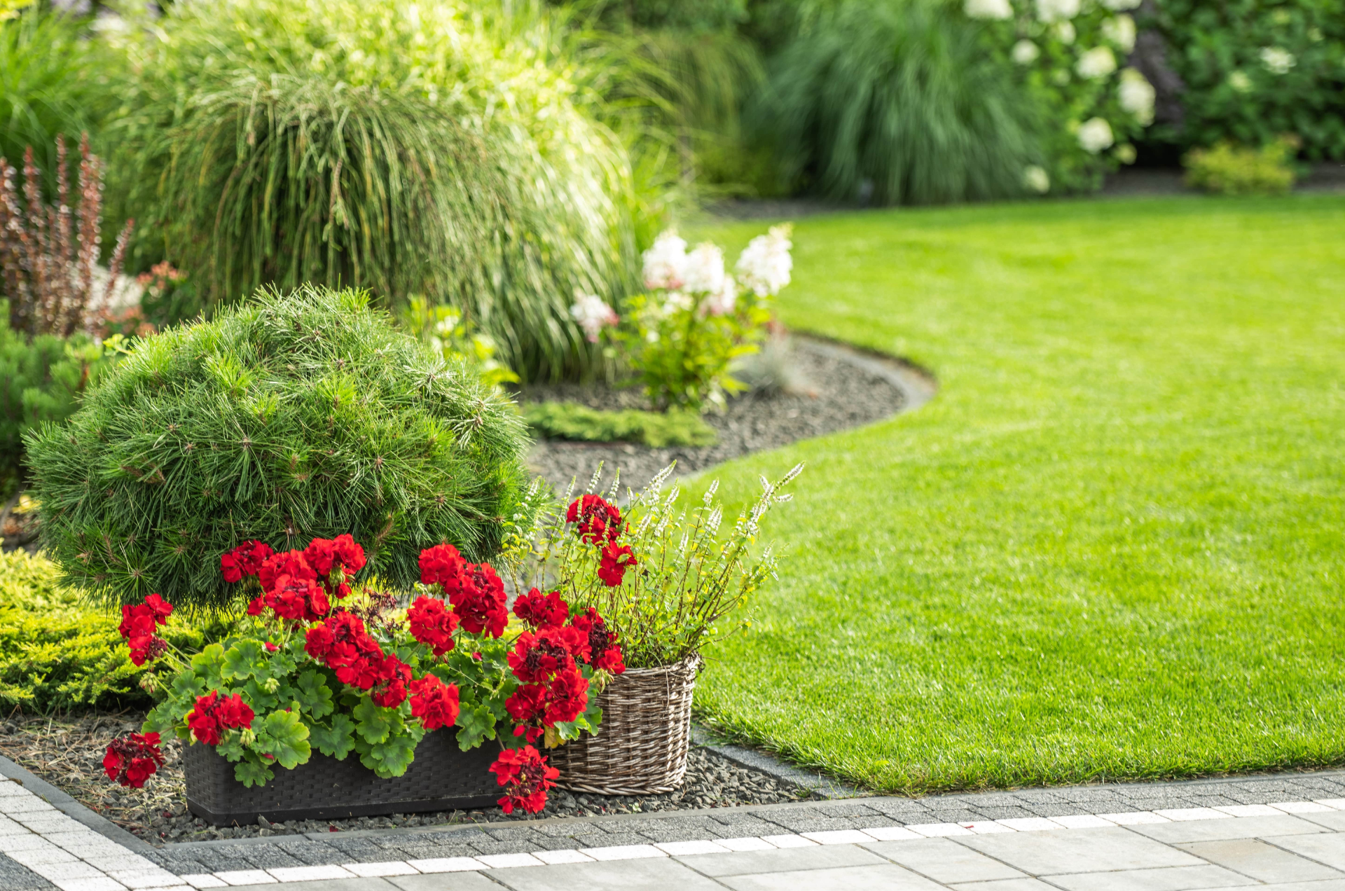 How to Edge a Lawn and Create a Garden Border