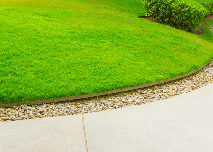 How to create a garden lawn edge